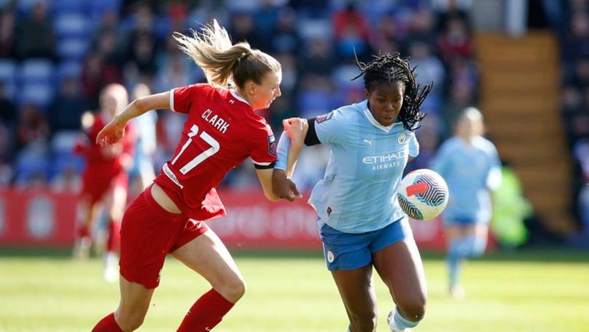  Man City hammer Liverpool 4-1 to go top of WSL