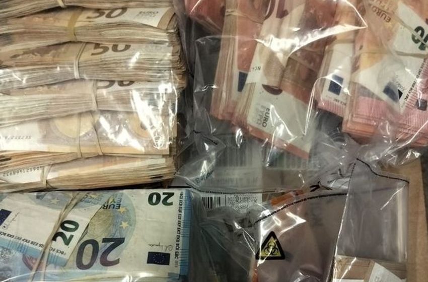  Gardaí seize €62k cash and €20k worth of cannabis and magic mushrooms in Midlands raids