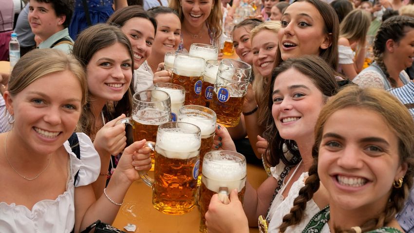  No weed, just beer: Bavaria bans smoking cannabis at Oktoberfest and beer gardens