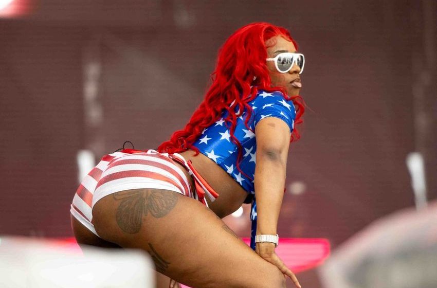  Sexyy Red Stopped From Speaking At High School After Showing Up Smelling Of WEED!!