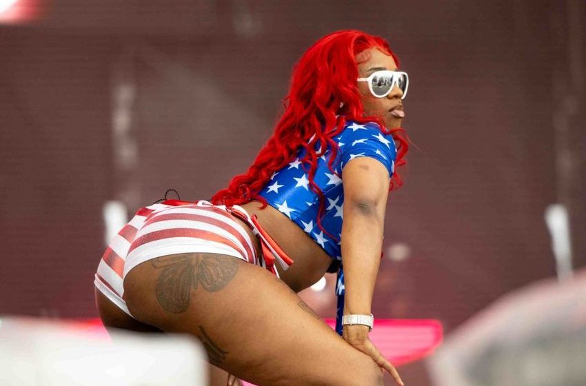 Sexyy Red Stopped From Speaking At High School After Showing Up Smelling Of WEED!!