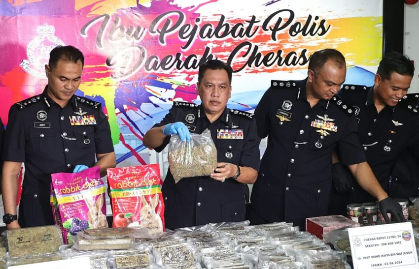  Cops bust ganja traffickers in Cheras, seize RM300,000 in drugs, arrest eight