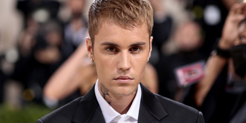 Justin Bieber Shares Photos of Himself Smoking a Bowl on Social Media