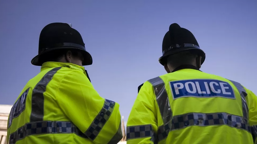 Drugs arrests after two cars stopped on motorway
