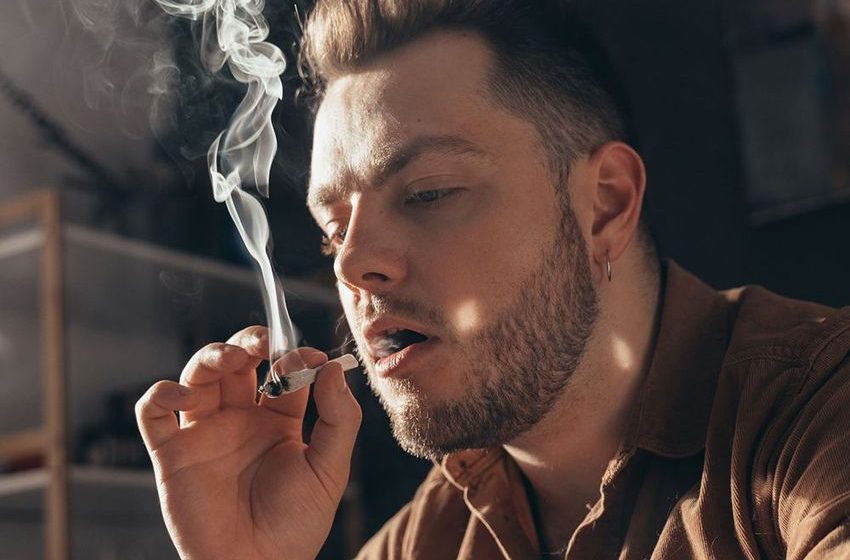 Why more Canadians are landing in emergency departments with cannabis-induced vomiting