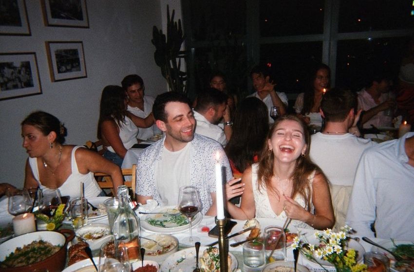 Shabbat Clubs In New York Are Helping Jewish Adults Find Their Tribe
