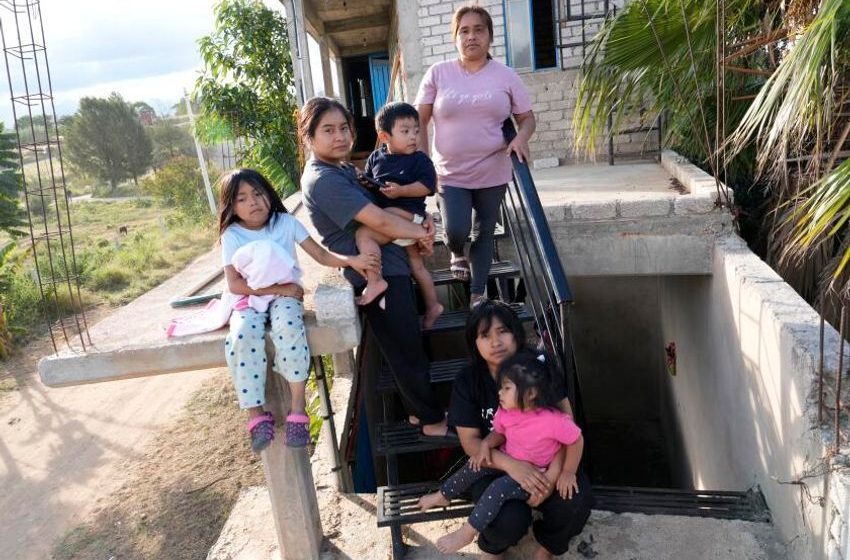 A mother’s choice: Jail in L.A. or deportation to Mexico with her children