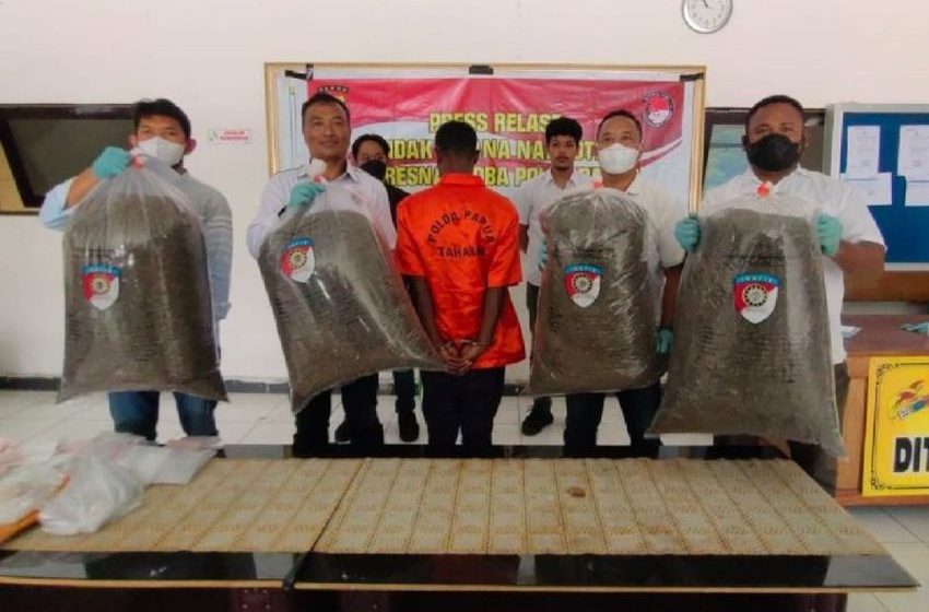  PNG national arrested in Jayapura for smuggling 21kg of marijuana