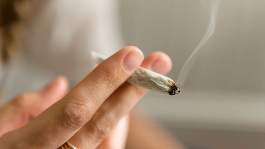  Don’t use cannabis during pregnancy or breastfeeding, leading OBGYN group says