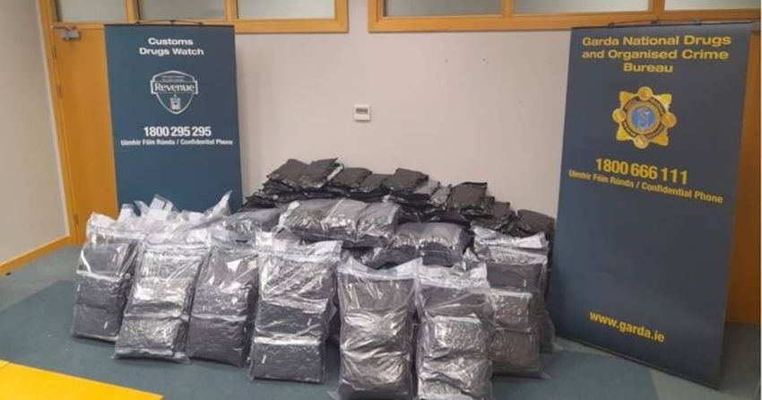  Four men (30s) arrested following €4.4m cannabis seizure
