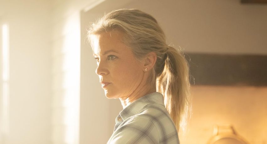  HELD HOSTAGE IN MY HOUSE Star Amy Smart On Surviving Her New Thriller, SCRUBS, STARGIRL & More! (Exclusive)