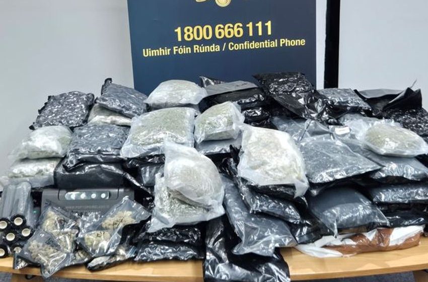  Two men and three women arrested following seizure of cannabis and cocaine worth €2.1m