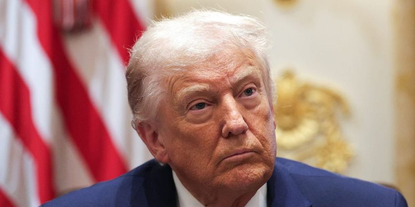  Trump signs executive order easing federal restrictions on marijuana