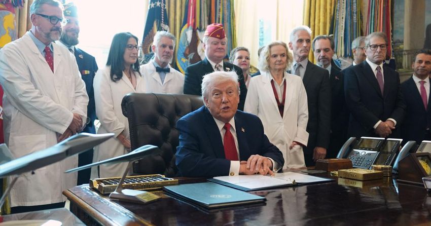  Trump signs executive order that would reclassify marijuana as a less dangerous drug