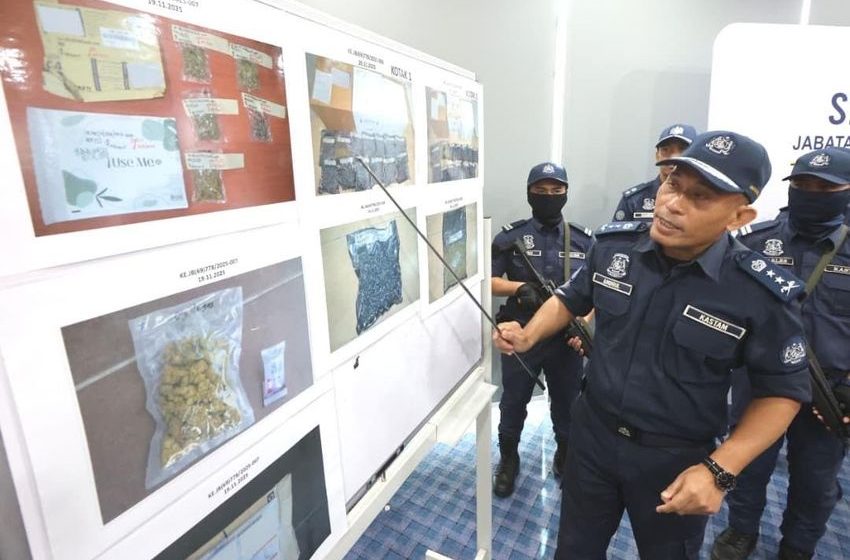  Two youths nabbed for smuggling cannabis buds via courier in Johor