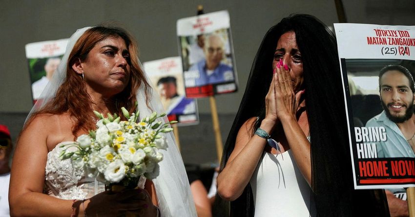  Freed hostages Matan Zangauker and Ilana Gritzewsky celebrate engagement