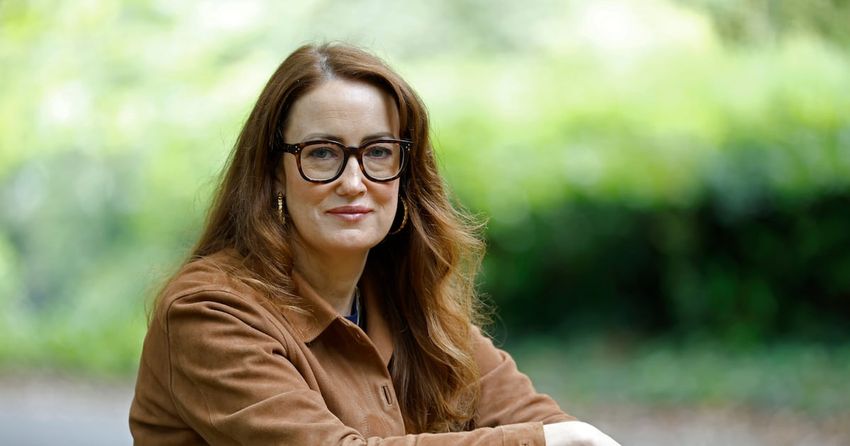  Lisa Tierney-Keogh: The pain of endometriosis is sometimes a shell, and sometimes it’s the entire beach