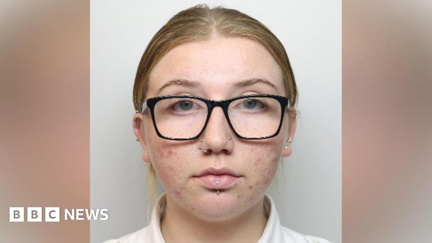  Prison officer who had sexual relationship with inmate is jailed