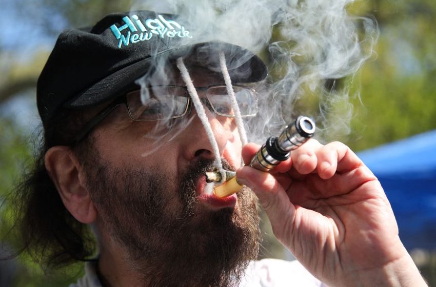  The Supreme Court will decide if marijuana users may be barred from owning guns (Ian Millhiser/Vox)