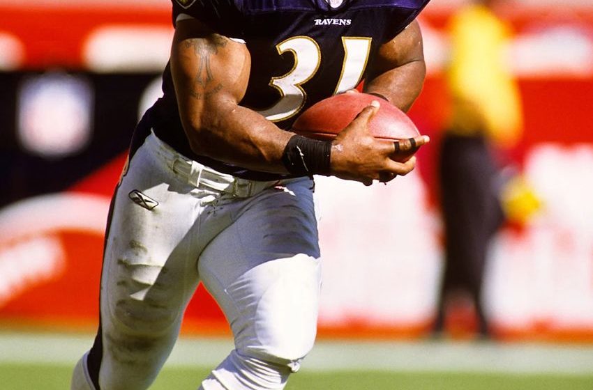  Donald Trump pardons 5 former NFL stars. See who