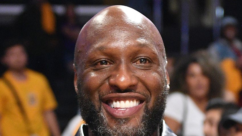  Lamar Odom Checks Out of Rehab After 30-Day Stint for Marijuana Addiction