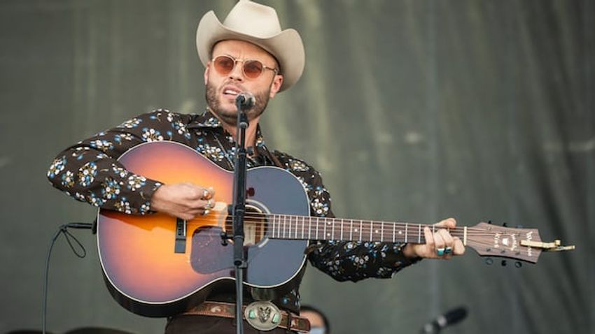  Texas country star Charley Crockett cancels Canadian tour after being denied entry