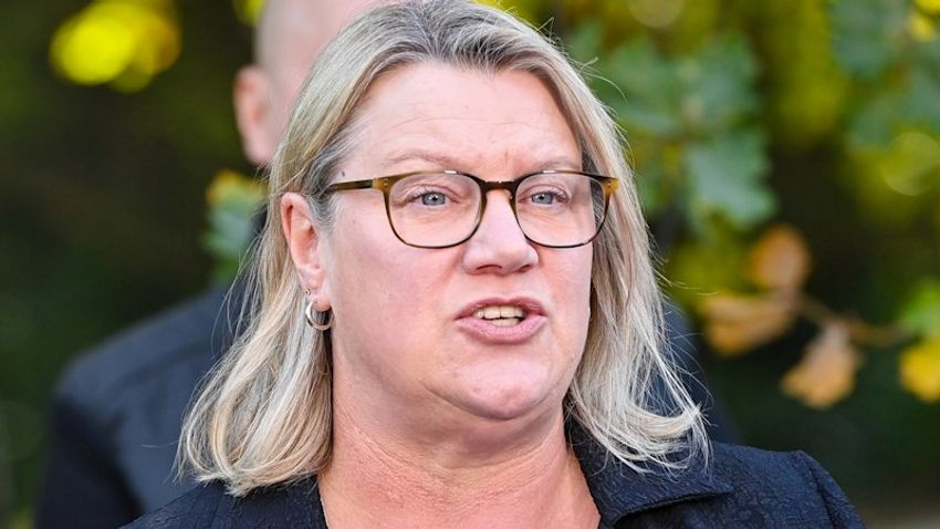  Mental Health and Wellbeing Commission: Upper house MPs prepare to block changes to the regulator