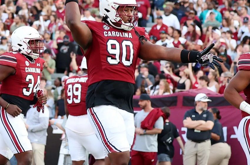  South Carolina football DT Davonte Miles arrested on marijuana charge