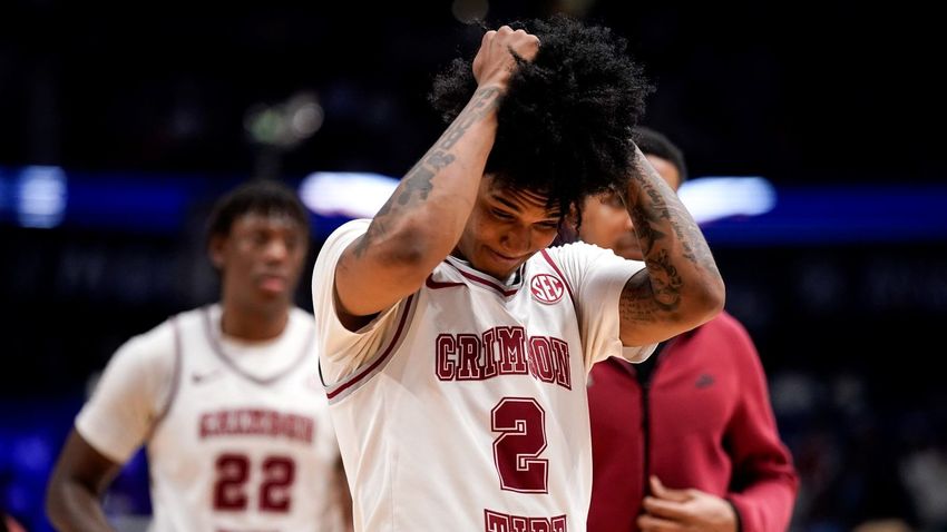  Alabama Star Aden Holloway Allegedly Had A Ridiculous Amount Of Marijuana On Him At Time Of Arrest