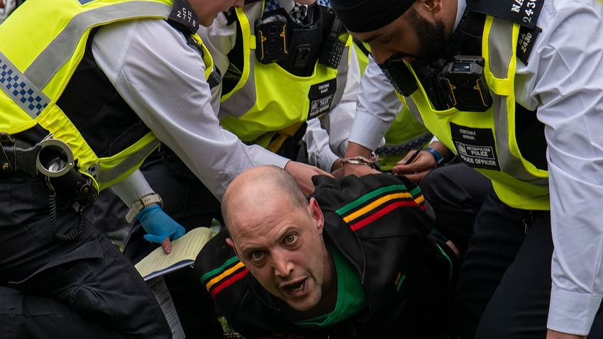  Police crack down on cannabis smokers flocking to Hyde Park to celebrate 420 drugs rally