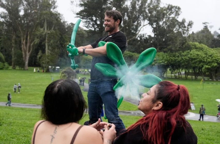  US reclassifies some marijuana products as less dangerous drug