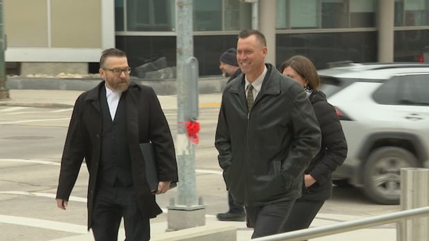  Officer says Winnipeg constables accused of tampering with drug scene confessed to stealing cannabis