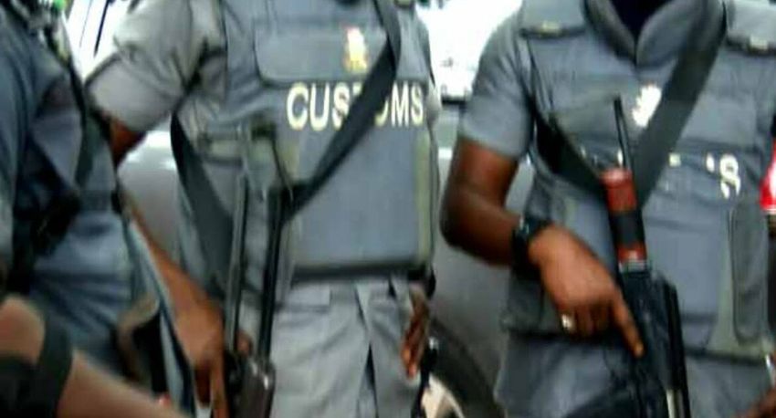  Customs intercept luxury bus conveying military uniforms