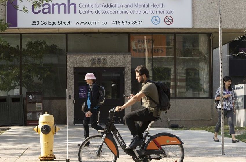  Toronto man who stabbed a stranger and killed his brother gets escorted city visits despite ‘significant threat’