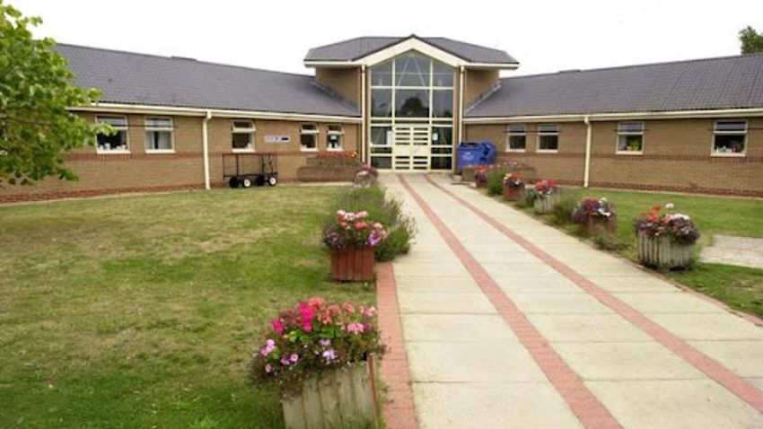  Prison tutor jailed for 12 months after admitting ‘intimate relationship’ with inmate locked up over cannabis production