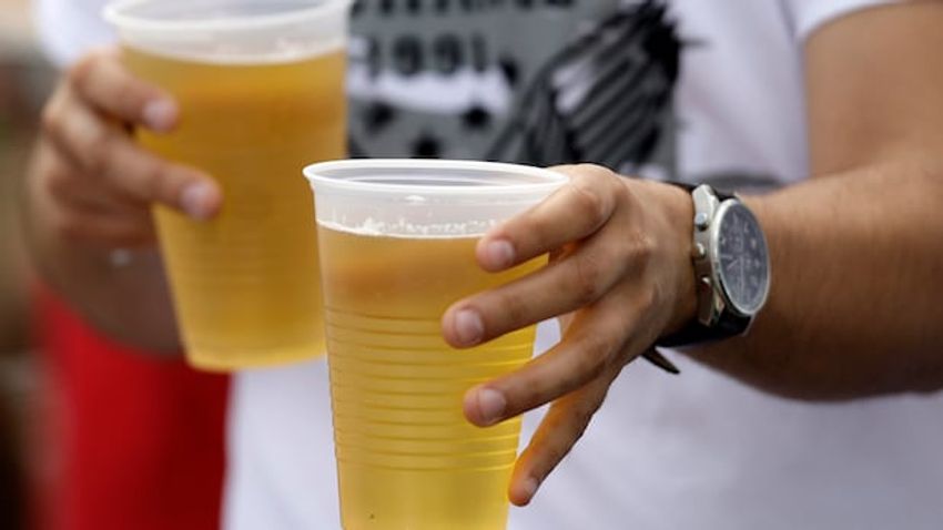  Alberta government tells AGLC to cancel raise in minimum price for alcohol at bars