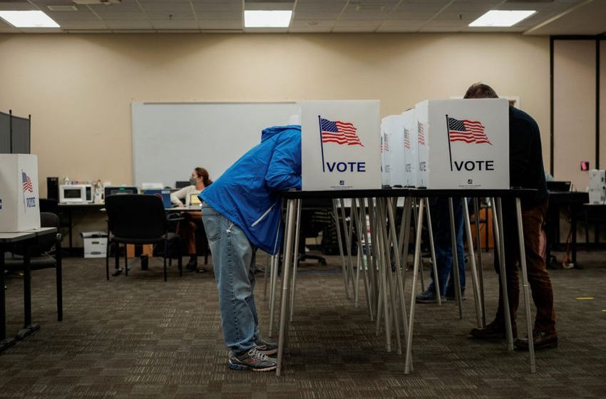  New Mexicans vote in gubernatorial primaries as revenue soars from oil boom