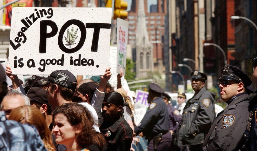  Democratic Senators Reintroduce Federal Marijuana Legalization Bill