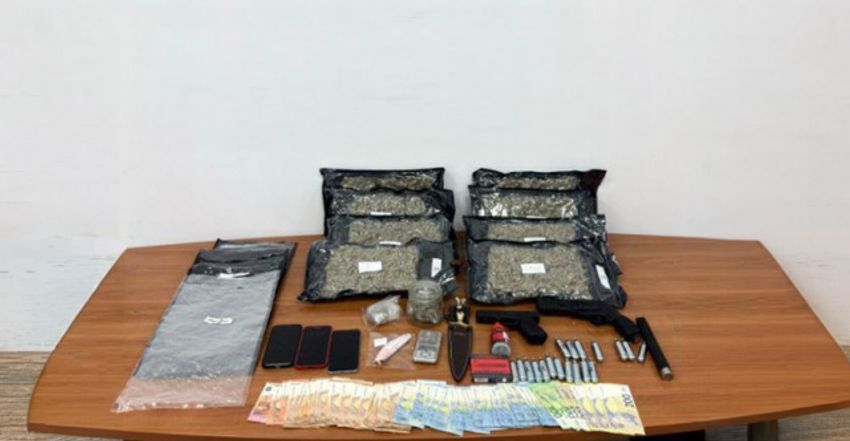  Crew member among three arrested in Heraklion after 4.5 kilos of cannabis found in ferry bag