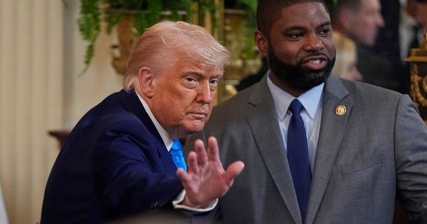  Florida’s First-Ever Black Governor Could Be A Trump Apologist