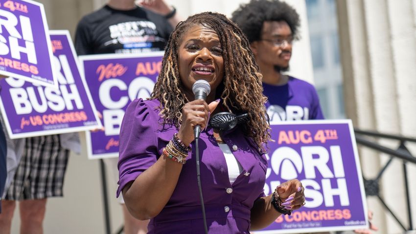 Former progressive Squad member Cori Bush attempts political comeback against Missouri US Rep. Bell