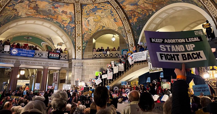  Missouri Republicans Are Trying to Repeal Abortion Rights by Leaning Into Anti-Trans Sentiment