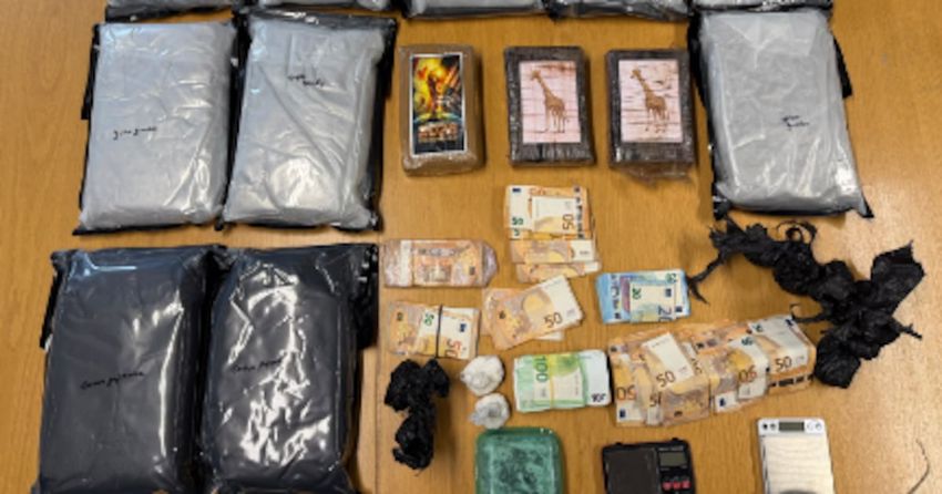  Two women arrested after cannabis and suspected cocaine seized in Dublin