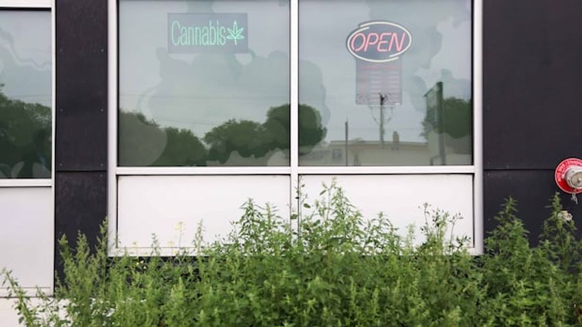  Manitoba cannabis stores would be allowed to remove window coverings under new law