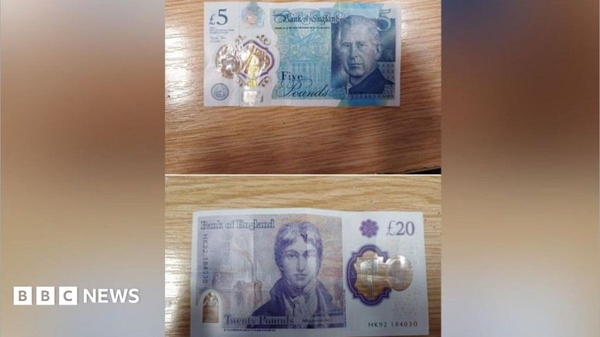  Taxi driver given fake cash drove customer to police
