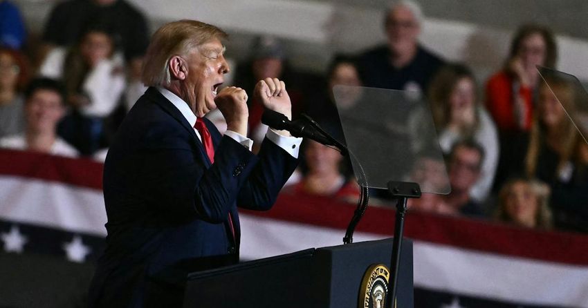  Trump Spends Entire Rally Speech Just Making Weird Noises
