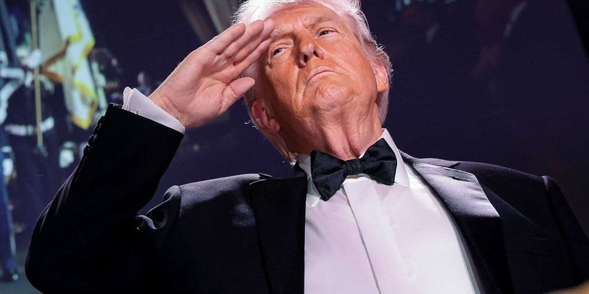  Tantruming Trump snatches away mean dinner guest’s plate